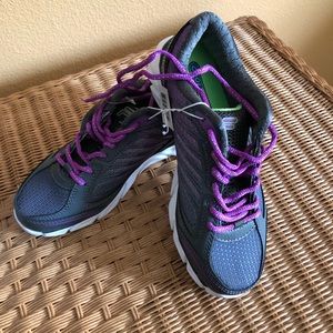 NWT FILA WOMENS LIGHTWEIGHT COOLMAX ATHLETIC SHOES